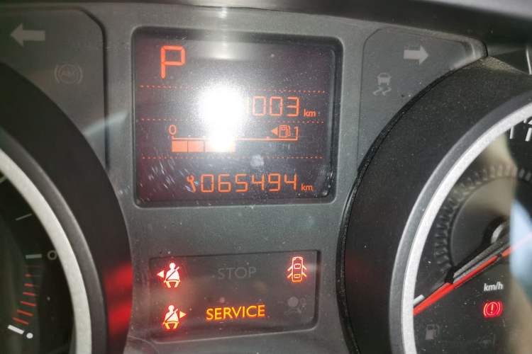 Used Citroen C3-XR 2015 1.6L Automatic Fashion Model Odometer Close Up