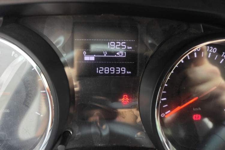 Used Citroen C3-XR 2015 1.6L Manual Pioneer Model Odometer Close Up