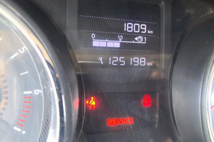 Used Citroen C3-XR 2015 1.6L Manual Pioneer Model Odometer Close Up
