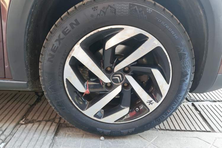 Used Citroen C3-XR 2015 1.6L Automatic Pioneer Model Right Front Wheel Hub