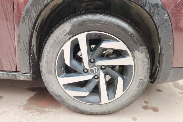 Used Citroen C3-XR 2015 1.6L Automatic Fashion Model Right Front Wheel Hub