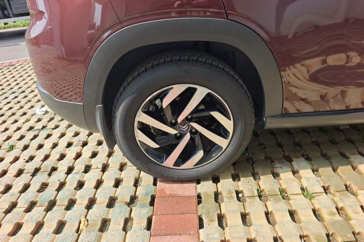 Used Citroen C3-XR 2015 1.6L Manual Pioneer Model Right Rear Wheel Hub