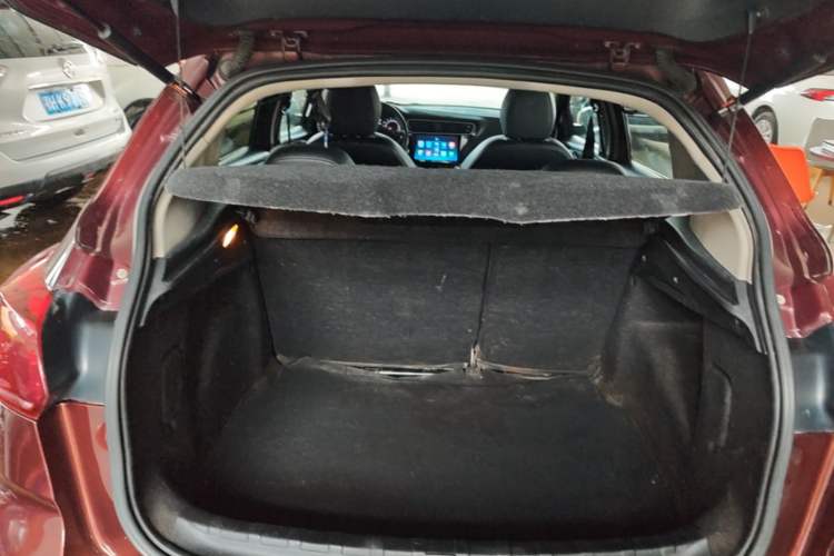 Used Citroen C3-XR 2015 1.6L Manual Pioneer Model Trunk