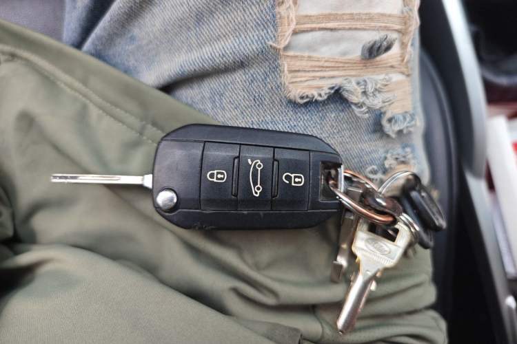 Used Citroen C3-XR 2015 1.6L Manual Pioneer Model Vehicle Key