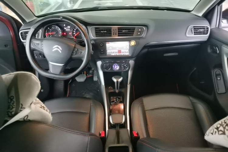 Used Citroen C3-XR 2015 1.6L Automatic Smart Version Center Console