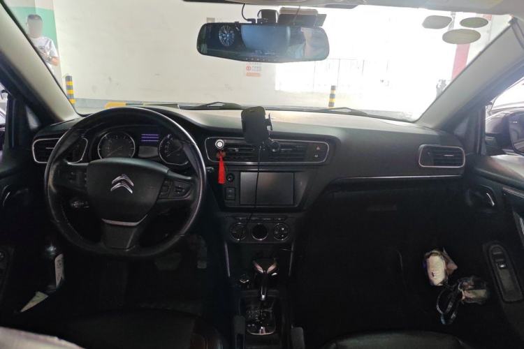 Used Citroen C3-XR 2015 1.6THP Automatic Flagship Model Center Console
