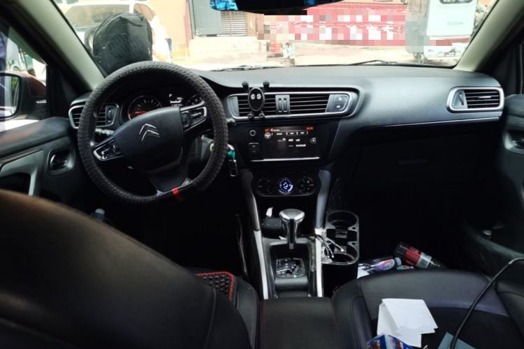 Used Citroen C3-XR 2015 1.6L Automatic Pioneer Model Center Console