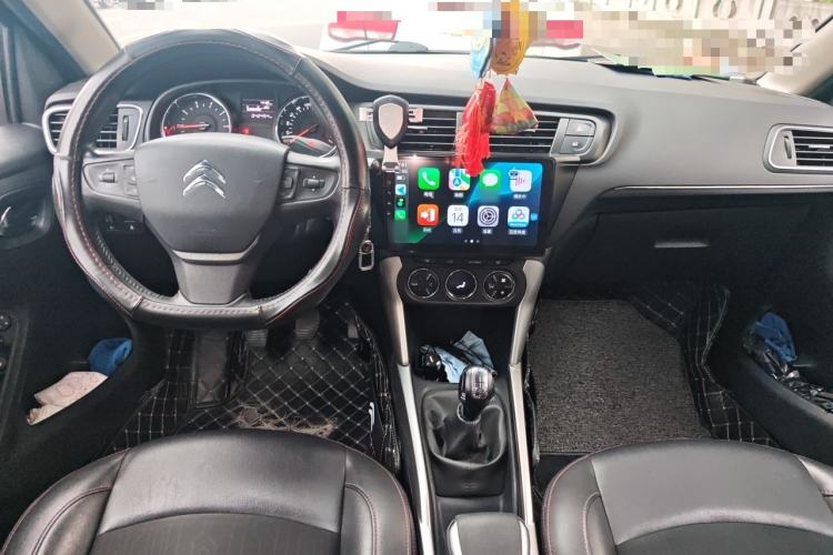 Used Citroen C3-XR 2015 1.6L Manual Pioneer Model Center Console