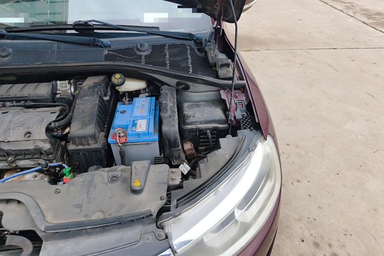 Used Citroen C3-XR 2015 1.6L Automatic Smart Version Engine Bay Left