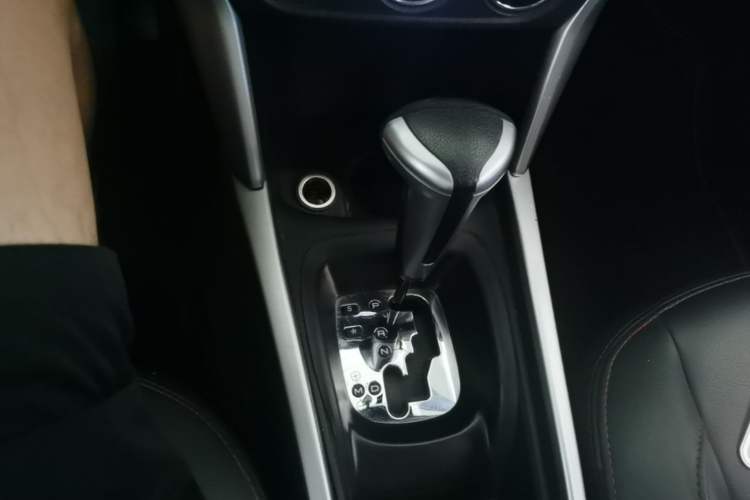 Used Citroen C3-XR 2015 1.6L Automatic Smart Version Gear Lever