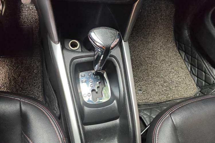 Used Citroen C3-XR 2015 1.6L Automatic Pioneer Model Gear Lever