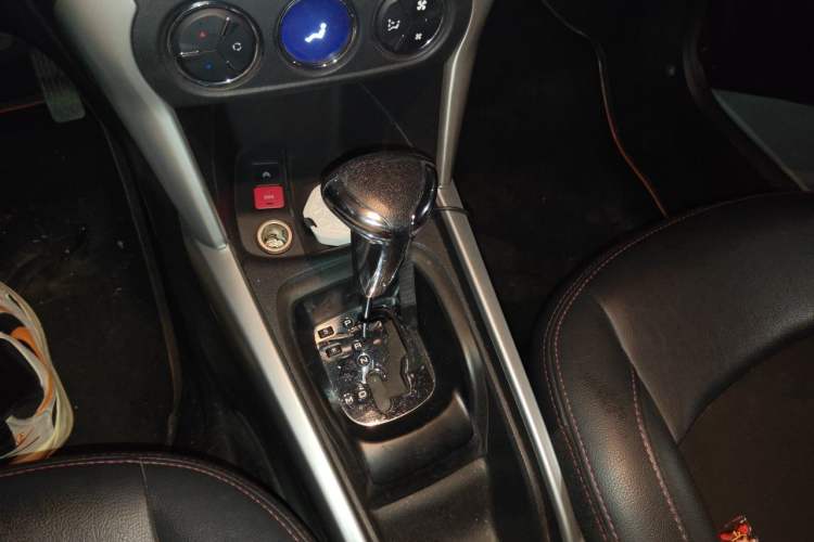 Used Citroen C3-XR 2015 1.6L Automatic Smart Version Gear Lever