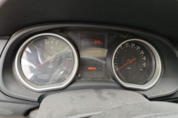 Used Citroen C3-XR 2015 1.6L Automatic Fashion Model Odometer Close Up