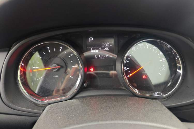 Used Citroen C3-XR 2015 1.6L Automatic Pioneer Model Odometer Close Up