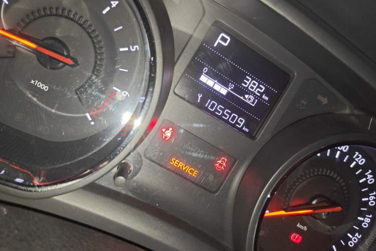 Used Citroen C3-XR 2015 1.6L Automatic Smart Version Odometer Close Up