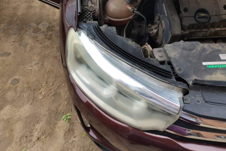 Used Citroen C3-XR 2015 1.6L Automatic Pioneer Model Right Front Headlight