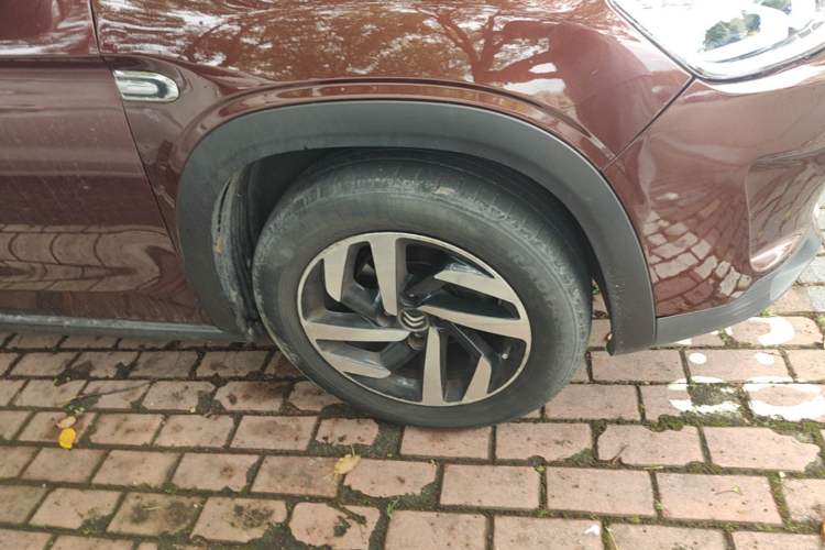 Used Citroen C3-XR 2015 1.6L Automatic Pioneer Model Right Front Wheel Hub