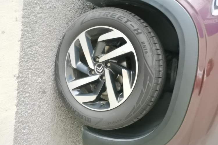 Used Citroen C3-XR 2015 1.6L Automatic Smart Version Right Front Wheel Hub