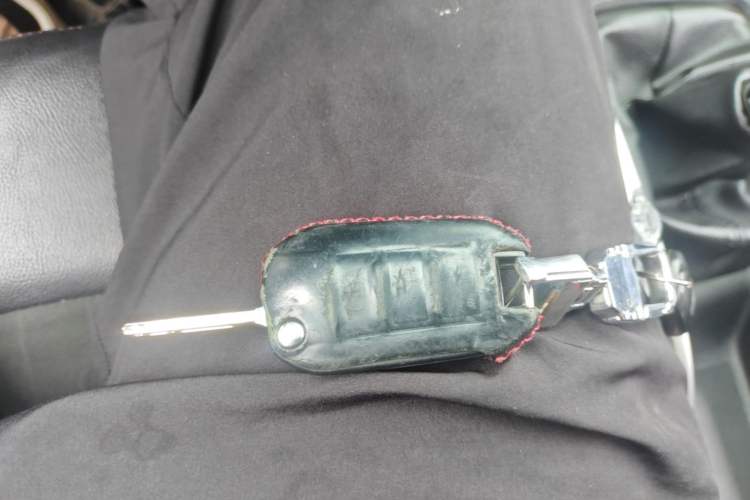 Used Citroen C3-XR 2015 1.6L Manual Pioneer Model Vehicle Key
