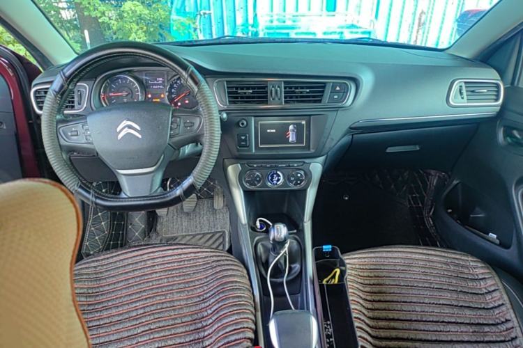 Used Citroen C3-XR 2015 1.6L Manual Pioneer Model Center Console