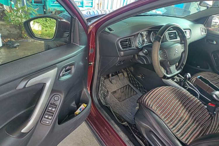 Used Citroen C3-XR 2015 1.6L Manual Pioneer Model Driver Seat