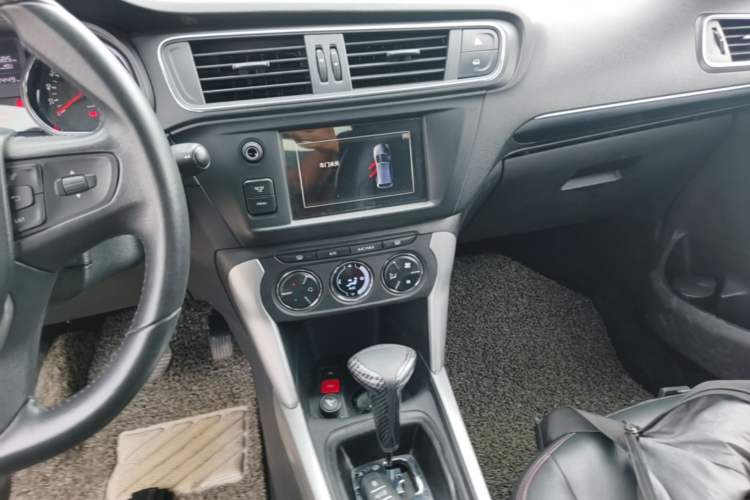 Used Citroen C3-XR 2015 1.6L Automatic Smart Version Audio And AC Panel