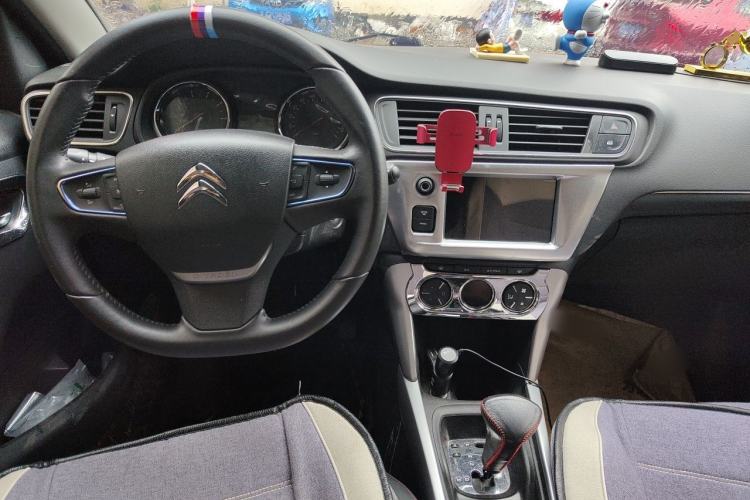Used Citroen C3-XR 2015 1.6L Automatic Pioneer Model Center Console