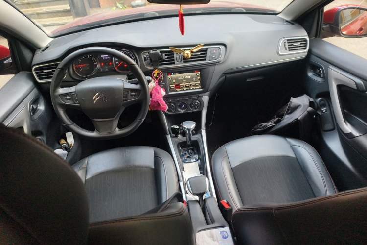 Used Citroen C3-XR 2015 1.6L Automatic Pioneer Model Center Console
