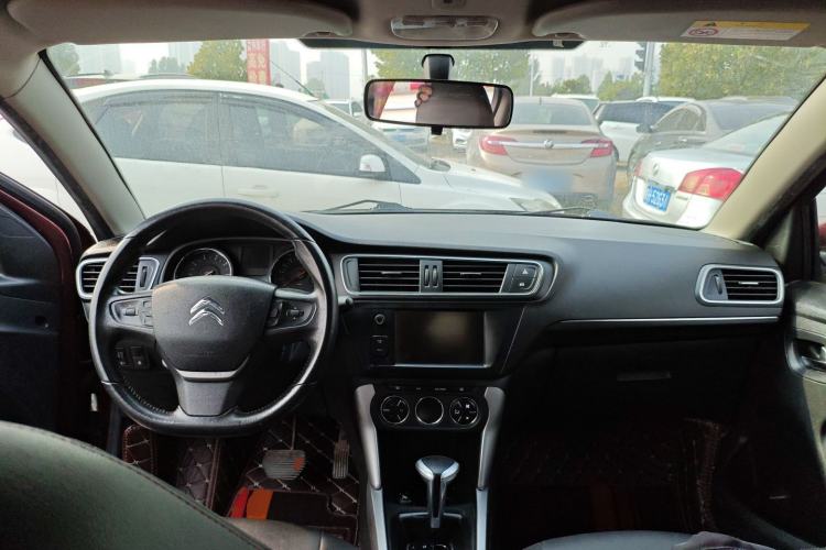 Used Citroen C3-XR 2015 1.6L Automatic Pioneer Model Center Console