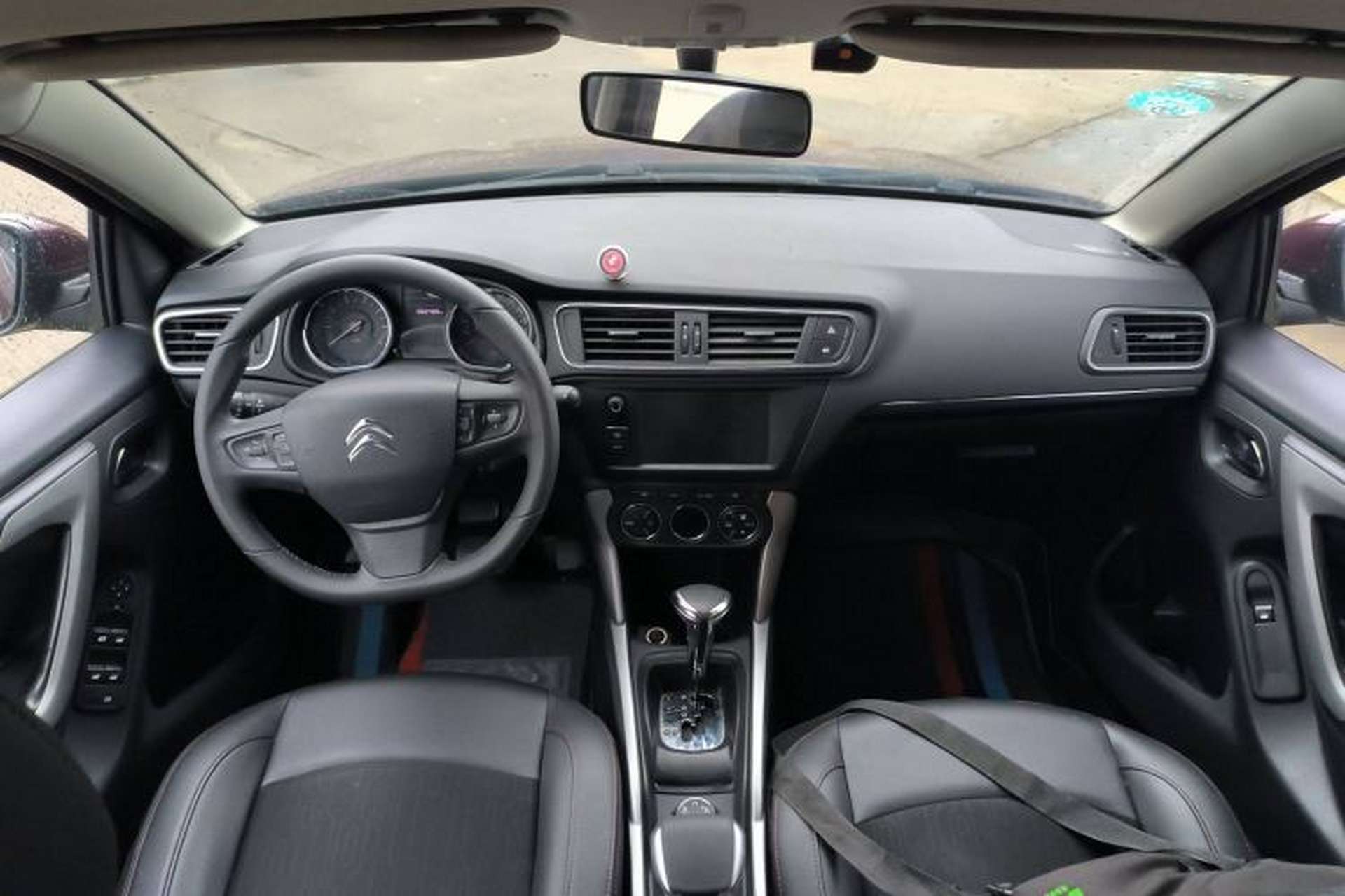 Used Citroen C3-XR 2015 1.6THP Automatic Pioneer Model Center Console
