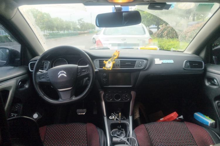 Used Citroen C3-XR 2015 1.6L Automatic Pioneer Model Center Console