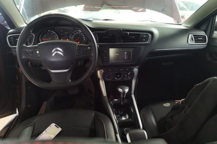 Used Citroen C3-XR 2015 1.6THP Automatic Smart Model Center Console