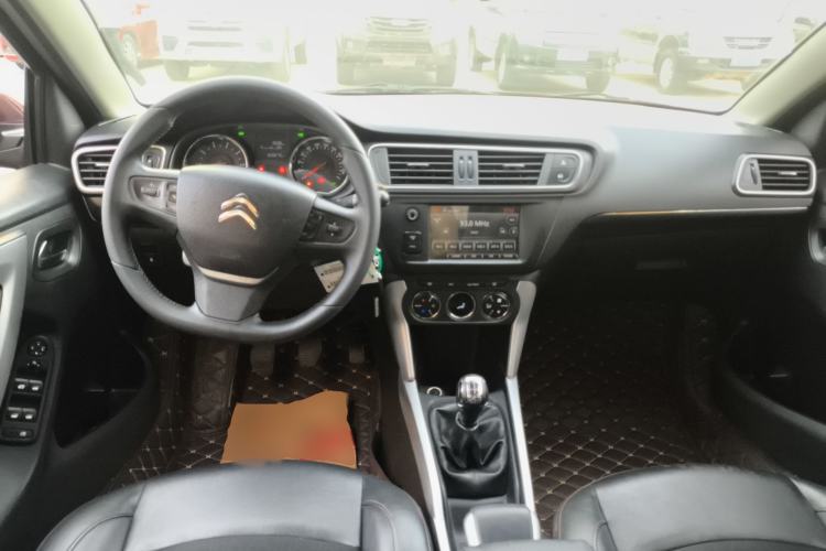 Used Citroen C3-XR 2015 1.6L Manual Pioneer Model Center Console