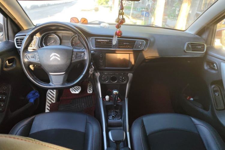 Used Citroen C3-XR 2015 1.6L Automatic Pioneer Model Center Console
