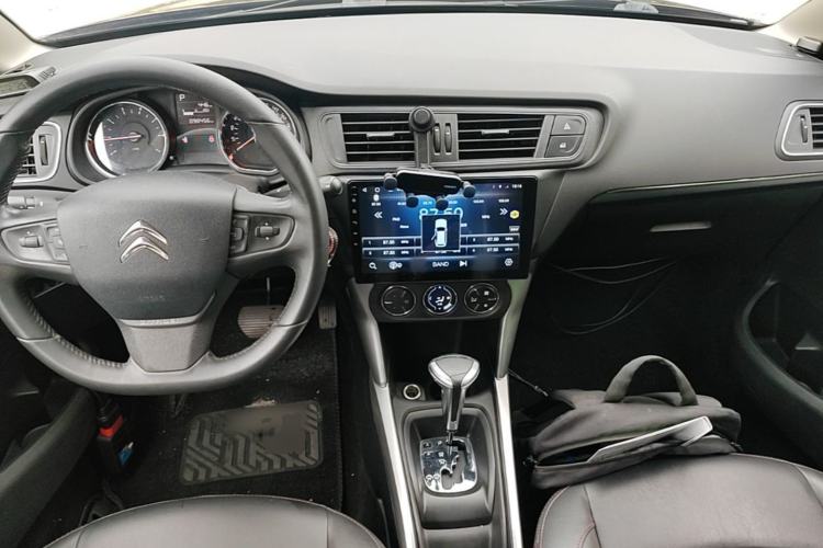 Used Citroen C3-XR 2015 1.6L Automatic Pioneer Model Center Console