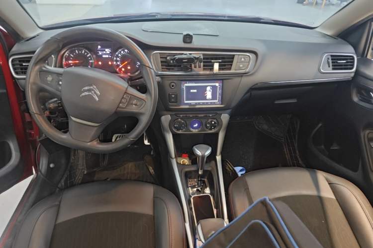 Used Citroen C3-XR 2015 1.6L Automatic Smart Version Center Console