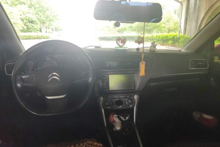 Used Citroen C3-XR 2015 1.6L Automatic Pioneer Model Center Console