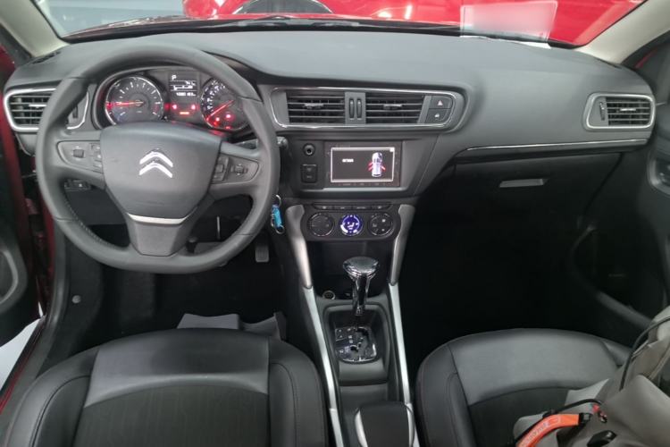 Used Citroen C3-XR 2015 1.6L Automatic Pioneer Model Center Console