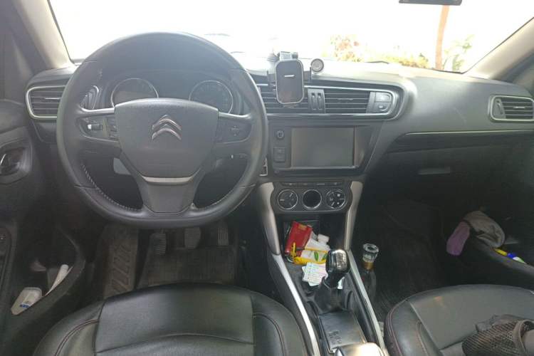 Used Citroen C3-XR 2015 1.6L Manual Pioneer Model Center Console