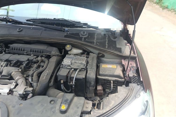 Used Citroen C3-XR 2015 1.6THP Automatic Smart Model Engine Bay Left