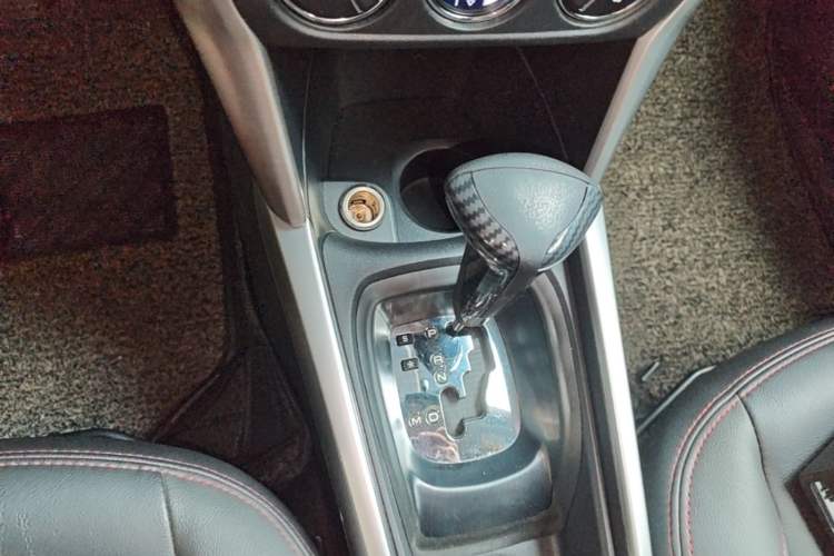 Used Citroen C3-XR 2015 1.6THP Automatic Pioneer Model Gear Lever