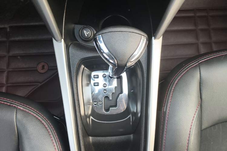 Used Citroen C3-XR 2015 1.6L Automatic Pioneer Model Gear Lever