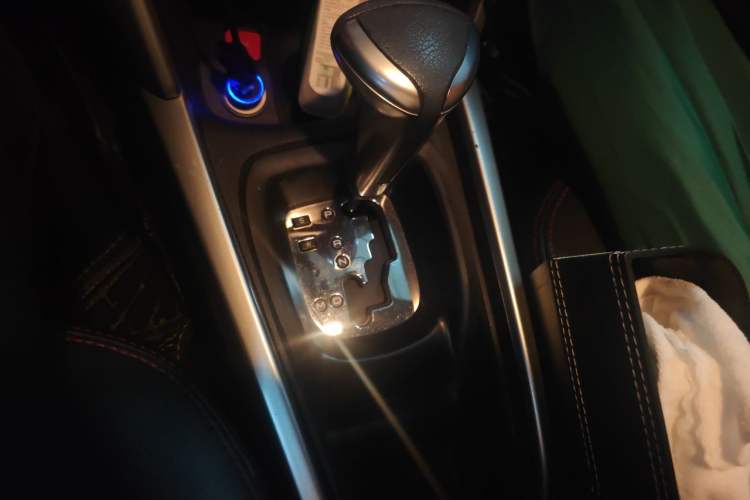 Used Citroen C3-XR 2015 1.6L Automatic Smart Version Gear Lever