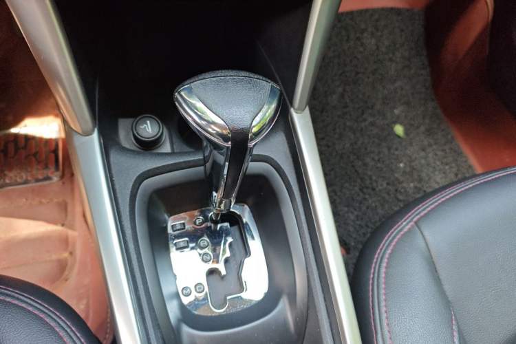 Used Citroen C3-XR 2015 1.6L Automatic Pioneer Model Gear Lever