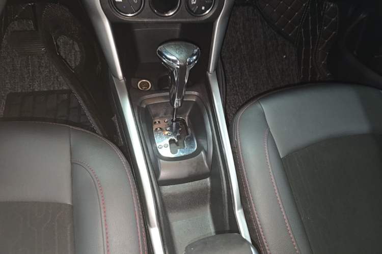Used Citroen C3-XR 2015 1.6L Automatic Pioneer Model Gear Lever