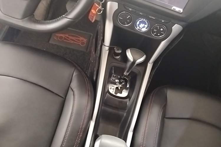 Used Citroen C3-XR 2015 1.6L Automatic Pioneer Model Gear Lever