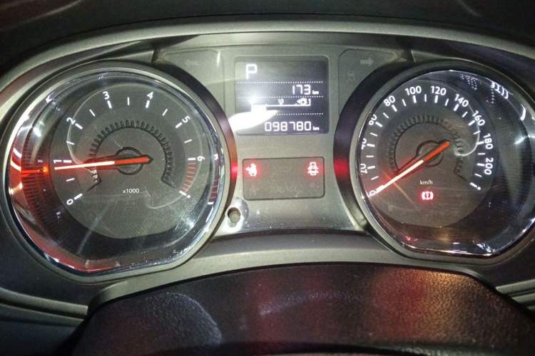 Used Citroen C3-XR 2015 1.6L Automatic Smart Version Instrument Cluster