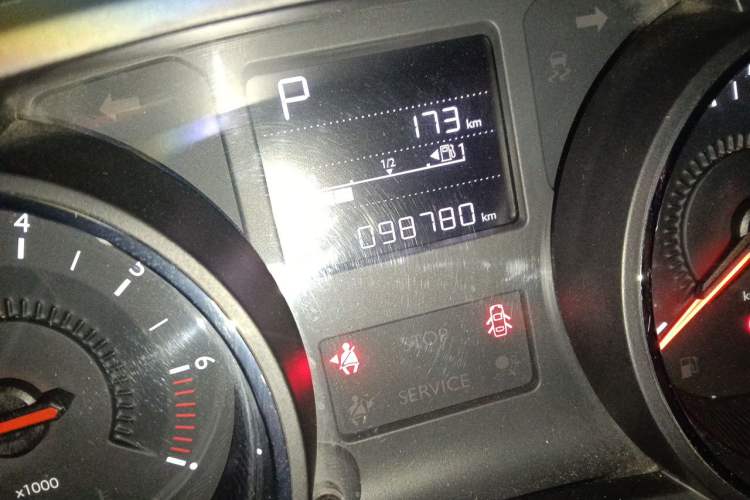 Used Citroen C3-XR 2015 1.6L Automatic Smart Version Odometer Close Up