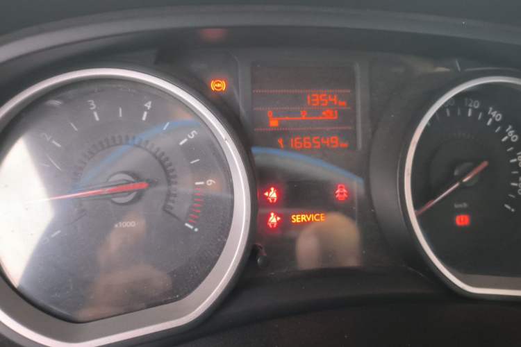 Used Citroen C3-XR 2015 1.6L Manual Fashion Edition Odometer Close Up
