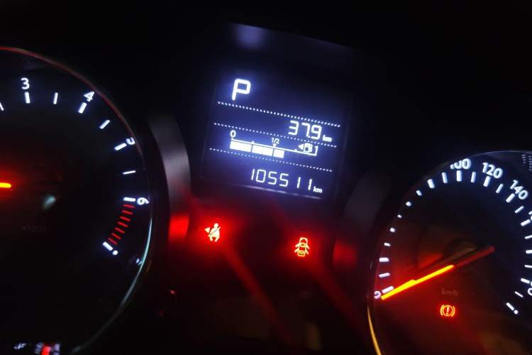 Used Citroen C3-XR 2015 1.6L Automatic Smart Version Odometer Close Up